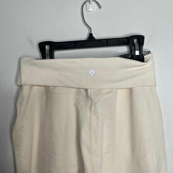 Lululemon Sunset Salutation Crop leggings - Picture 6 of 6